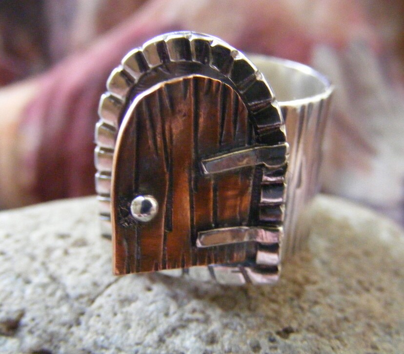 Silver and Copper Fairy Door Ring with wood texture and flower background size Q/8