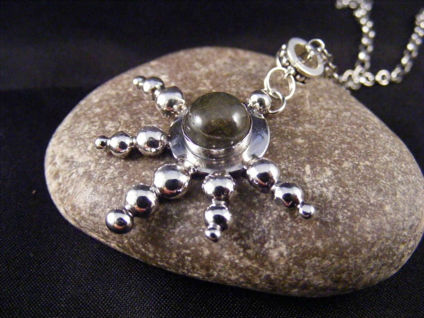 Silver labradorite pendant necklace with silver balls and cable chain