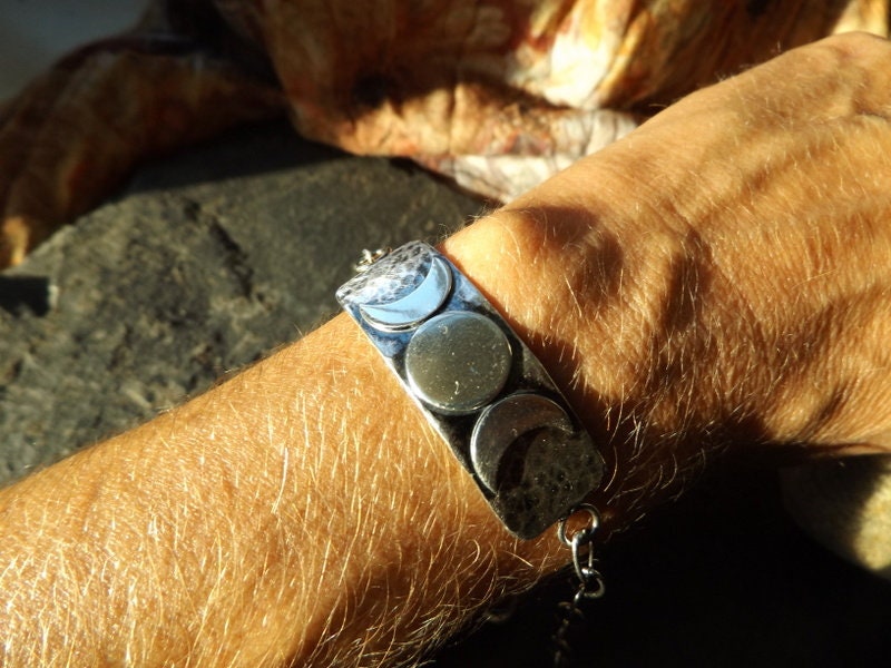 Silver TripleMoon hammered bar bracelet with star charm