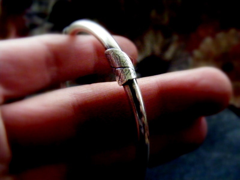 Silver Bangle Round with leaves , Simple silver leaf bangle